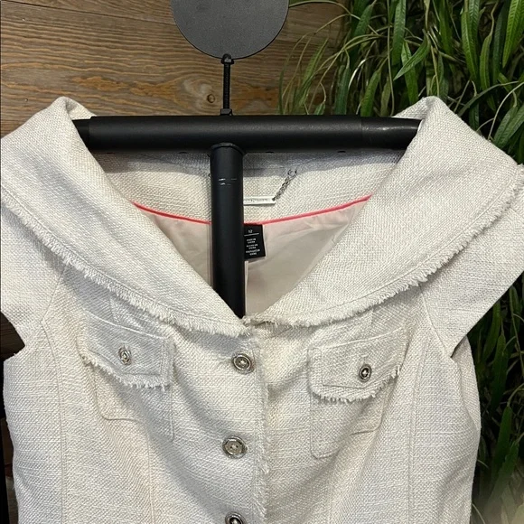 White House Black Market cream tweed sleeveless button front dressy jacket. 12 - Picture 2 of 7